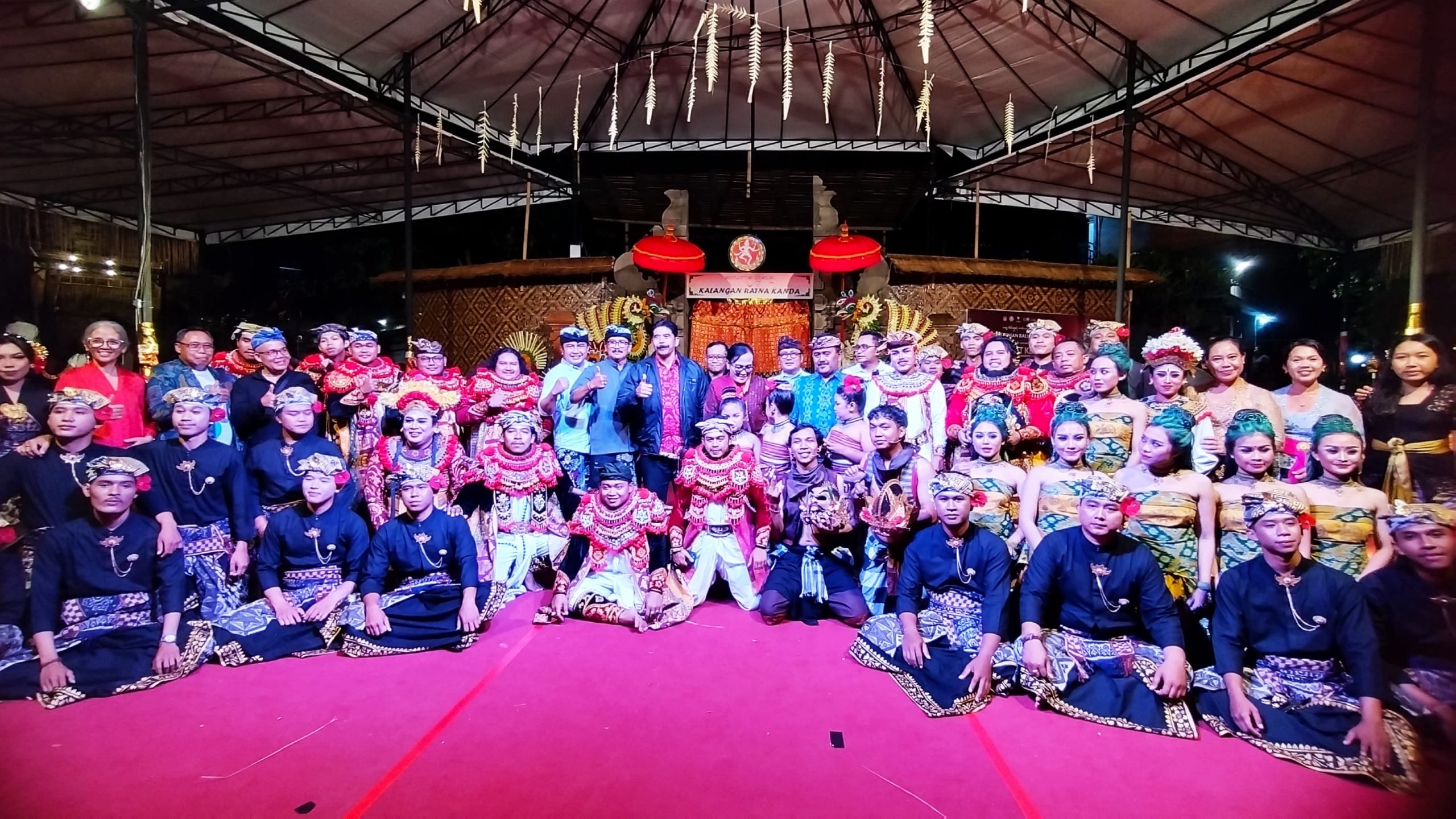 GENTAS GENTOS: TIM KESENIAN UHN SUGRIWA SUGUHKAN PREMBON INOVATIF DI PKB XLVII